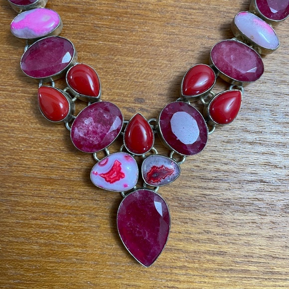 NEW Gorgeous Raw Ruby, Coral, & Quartz Sterling Silver Necklace/Ruby Earrings - Picture 4 of 10